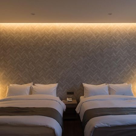 New Donghae Tourist Hotel Exteriör bild