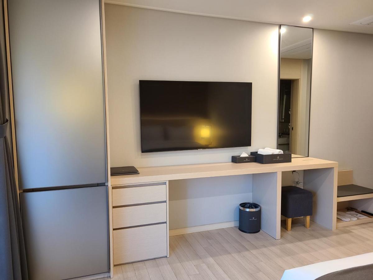 New Donghae Tourist Hotel Exteriör bild