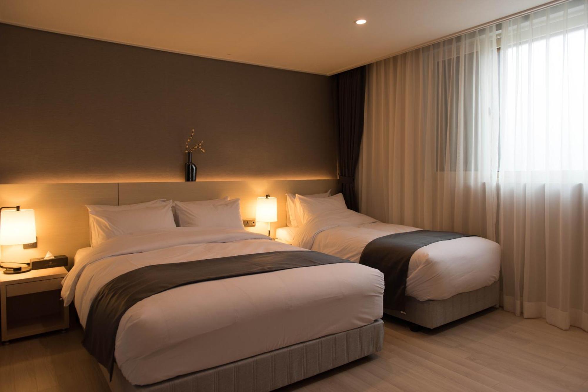 New Donghae Tourist Hotel Exteriör bild