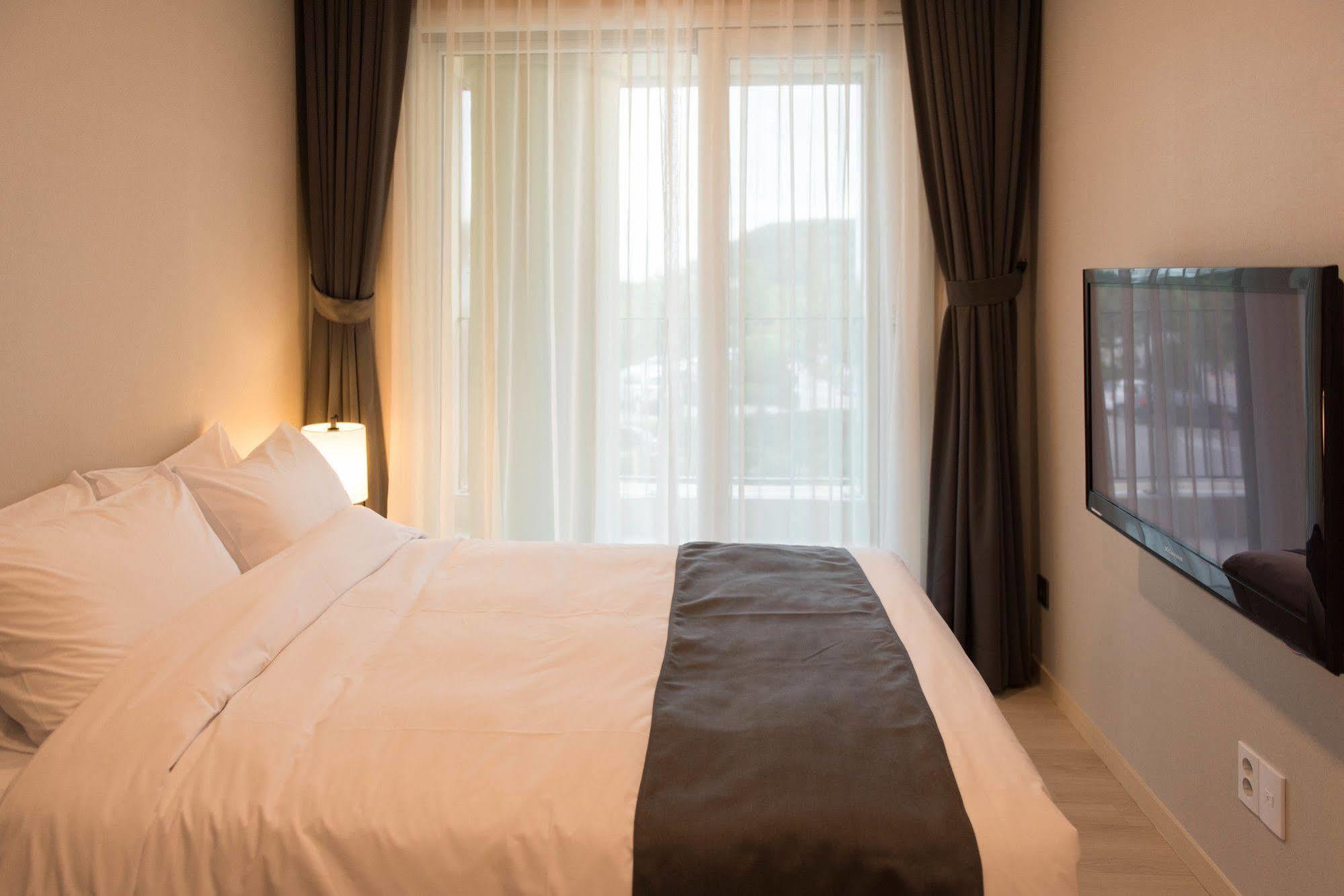 New Donghae Tourist Hotel Exteriör bild
