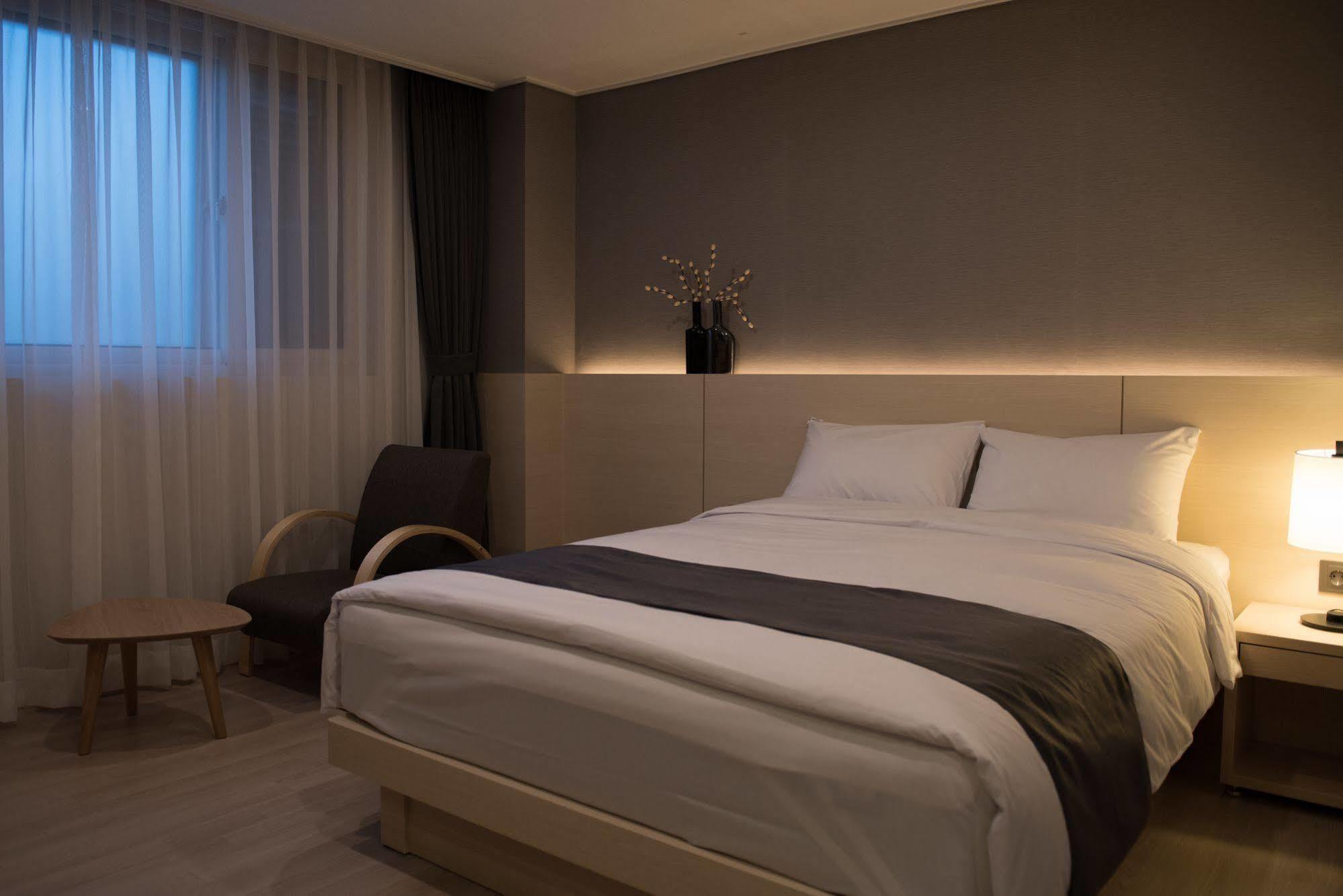 New Donghae Tourist Hotel Exteriör bild