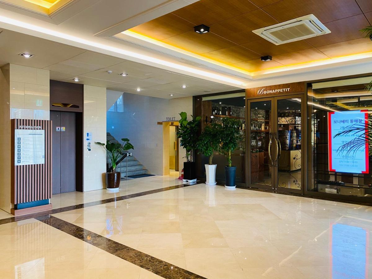 New Donghae Tourist Hotel Exteriör bild