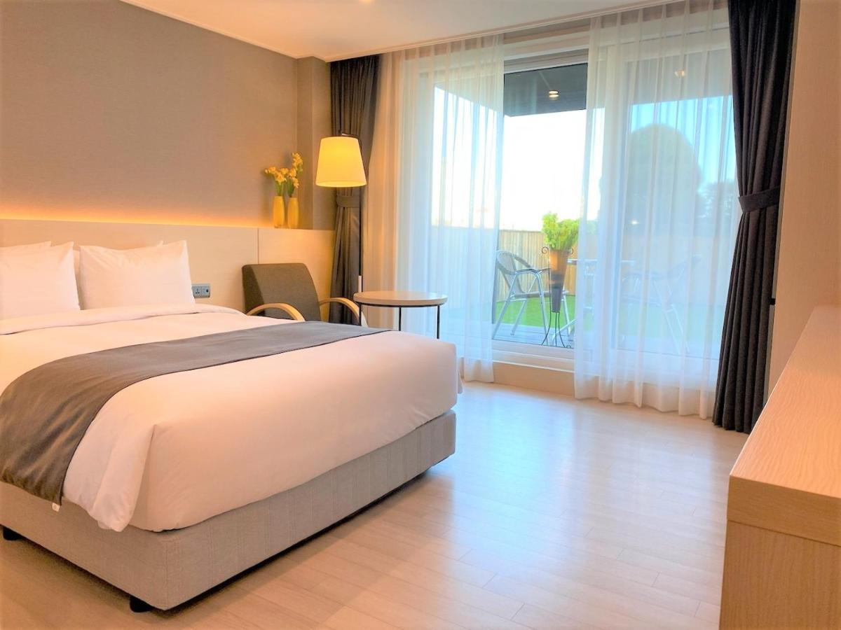 New Donghae Tourist Hotel Exteriör bild