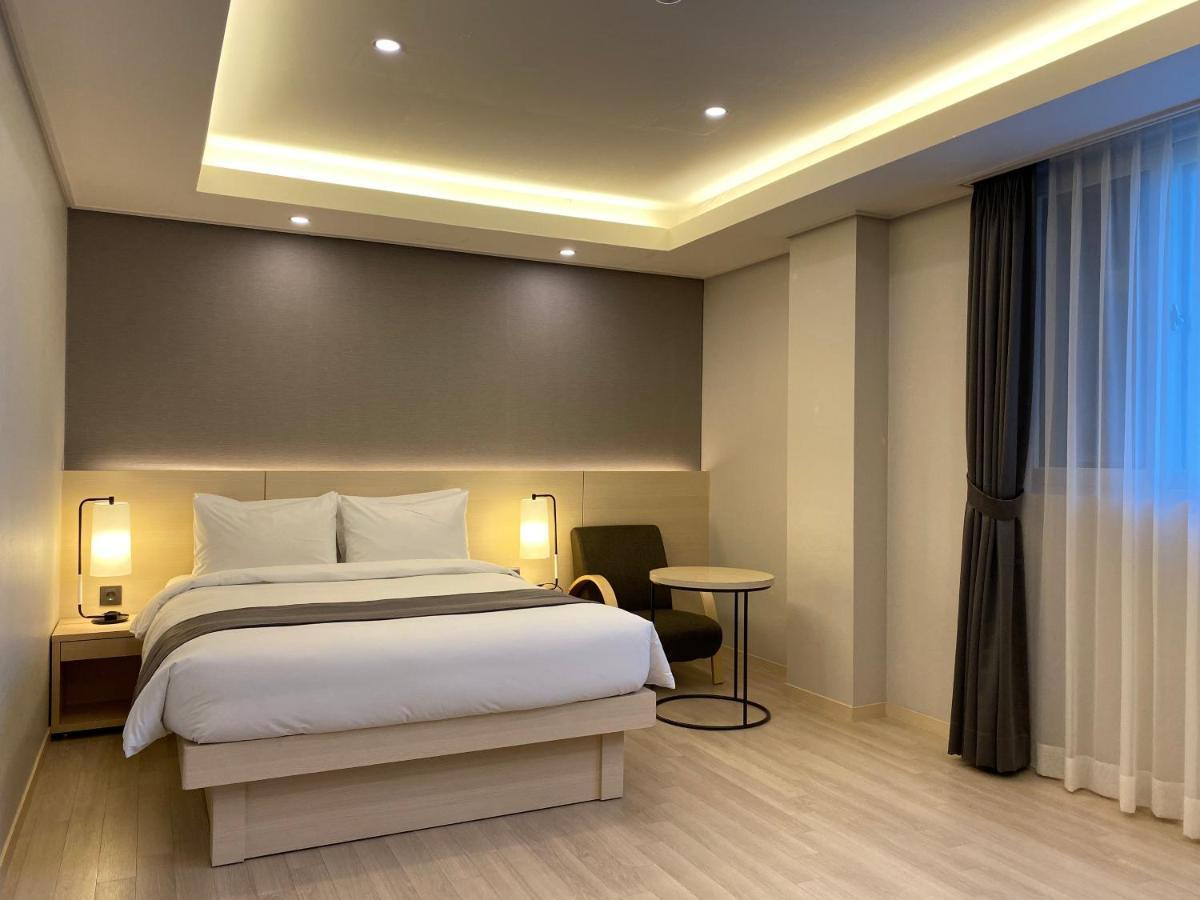 New Donghae Tourist Hotel Exteriör bild